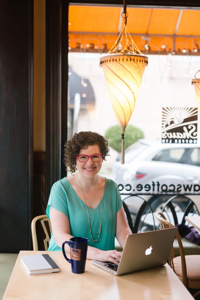 Abby Howard, MSW, LCSW shares her journey from social worker to entrepreneurship, why it's important to pay attention to your head space, and how she has cultivated her own mental strength. 