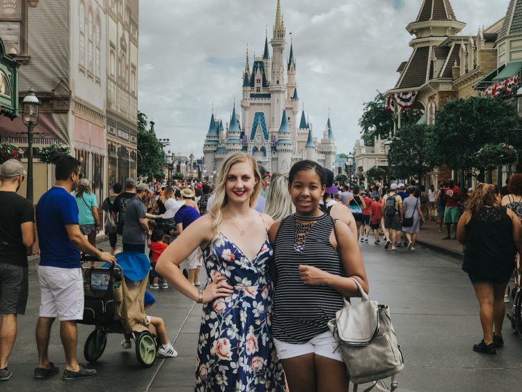 A day at Magic Kingdom on our Disney Vacation // Cinderella's Castle // Family Vacation