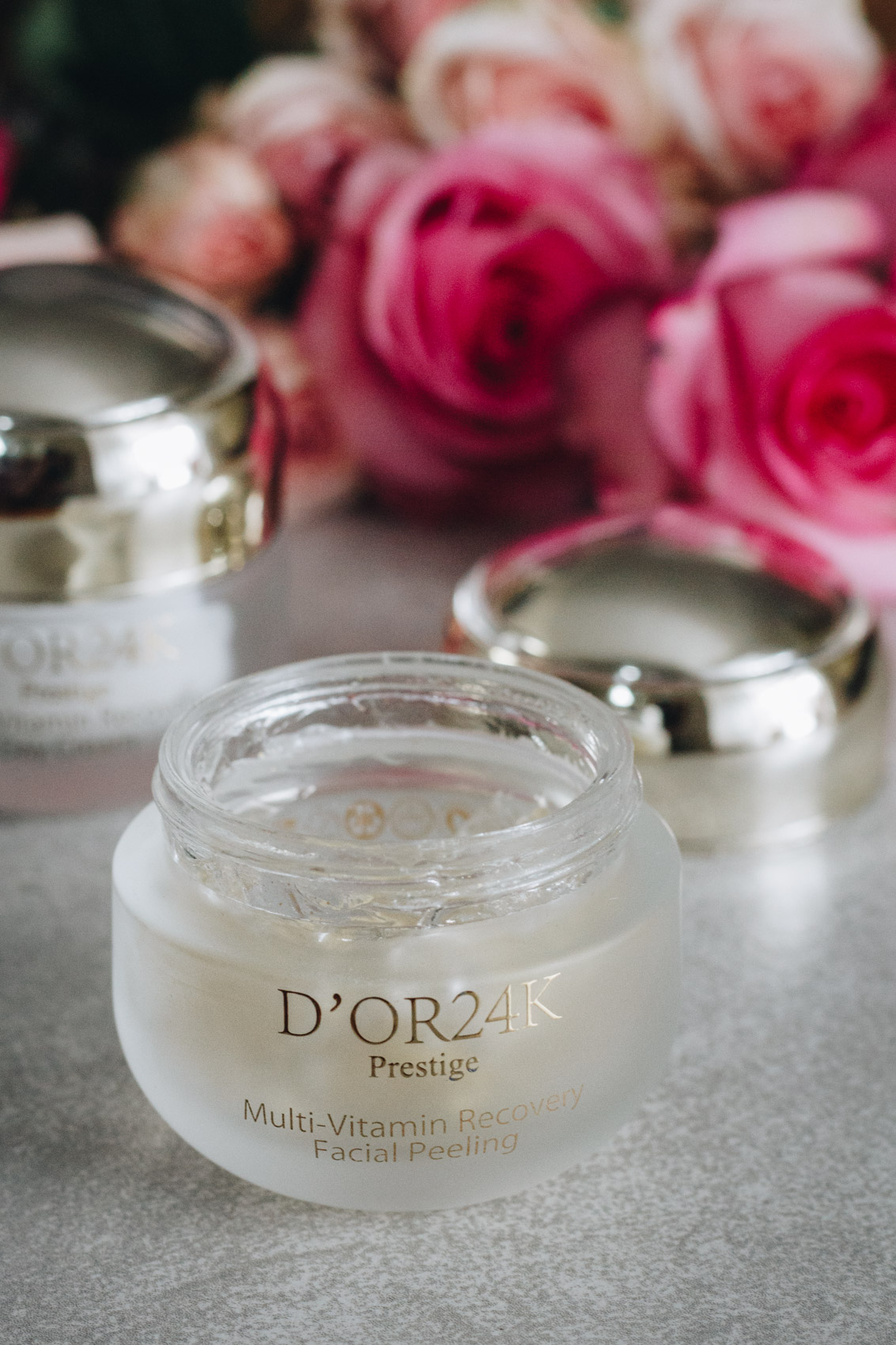 With all the love in the air, February is the perfect time of year to show yourself some extra TLC and indulge in a few necessary luxuries that make you feel on top of the world. D'or 24K makes a facial peel with 24 karat gold (along with other skin loving ingredients like green tea) and it is spectacular. 
