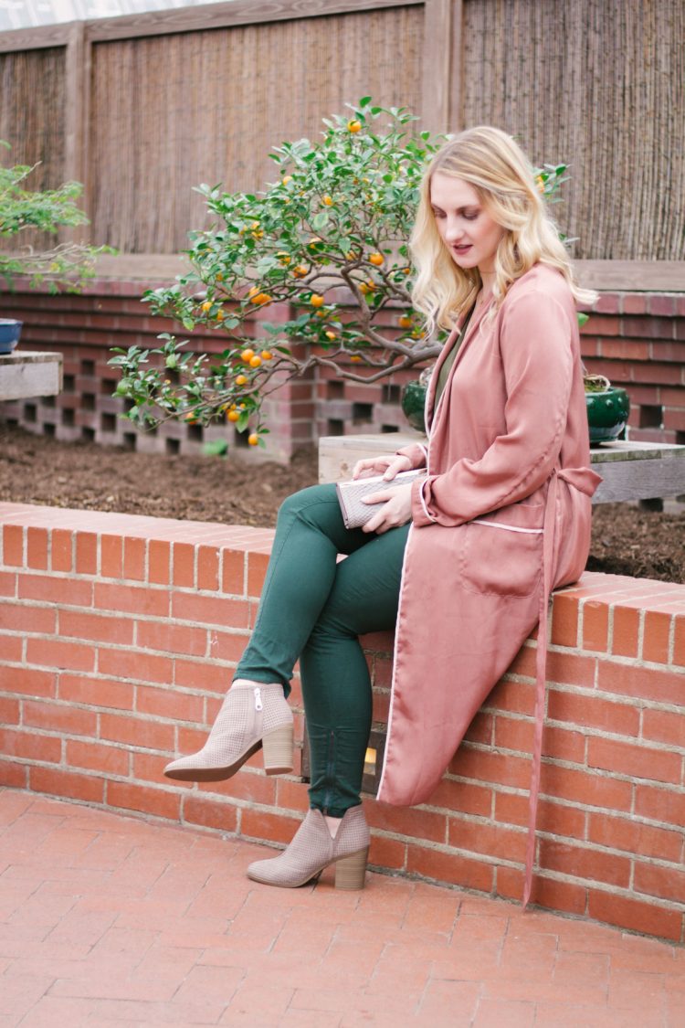 The wait for winter to transition into spring can seem like an eternity. However, that wait hasn't been nearly as painful this year, thanks to Love & Chambray. Their minimal, everyday jewelry has given me the opportunity to wrap myself up in rose gold and earthy tones, putting me right in the spring mood.