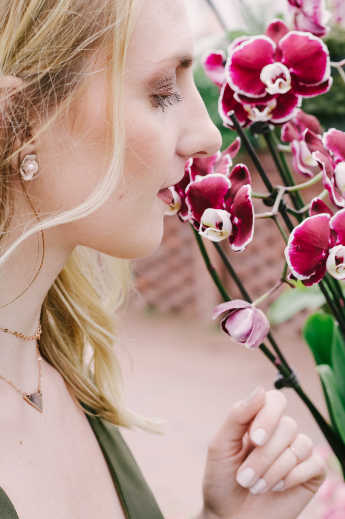 The wait for winter to transition into spring can seem like an eternity. However, that wait hasn't been nearly as painful this year, thanks to Love & Chambray. Their minimal, everyday jewelry has given me the opportunity to wrap myself up in rose gold and earthy tones, putting me right in the spring mood.