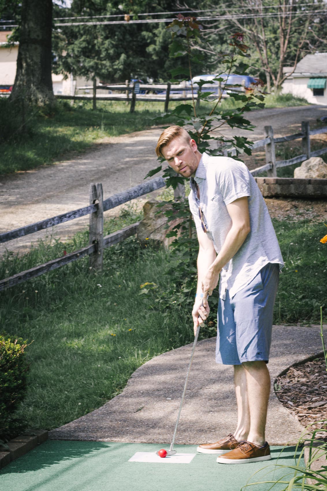 Our untypical Father's Day this year was spent mini golfing at Caddie Shak Pittsburgh, and it turned out to be a fun day surrounded by beautiful scenery.