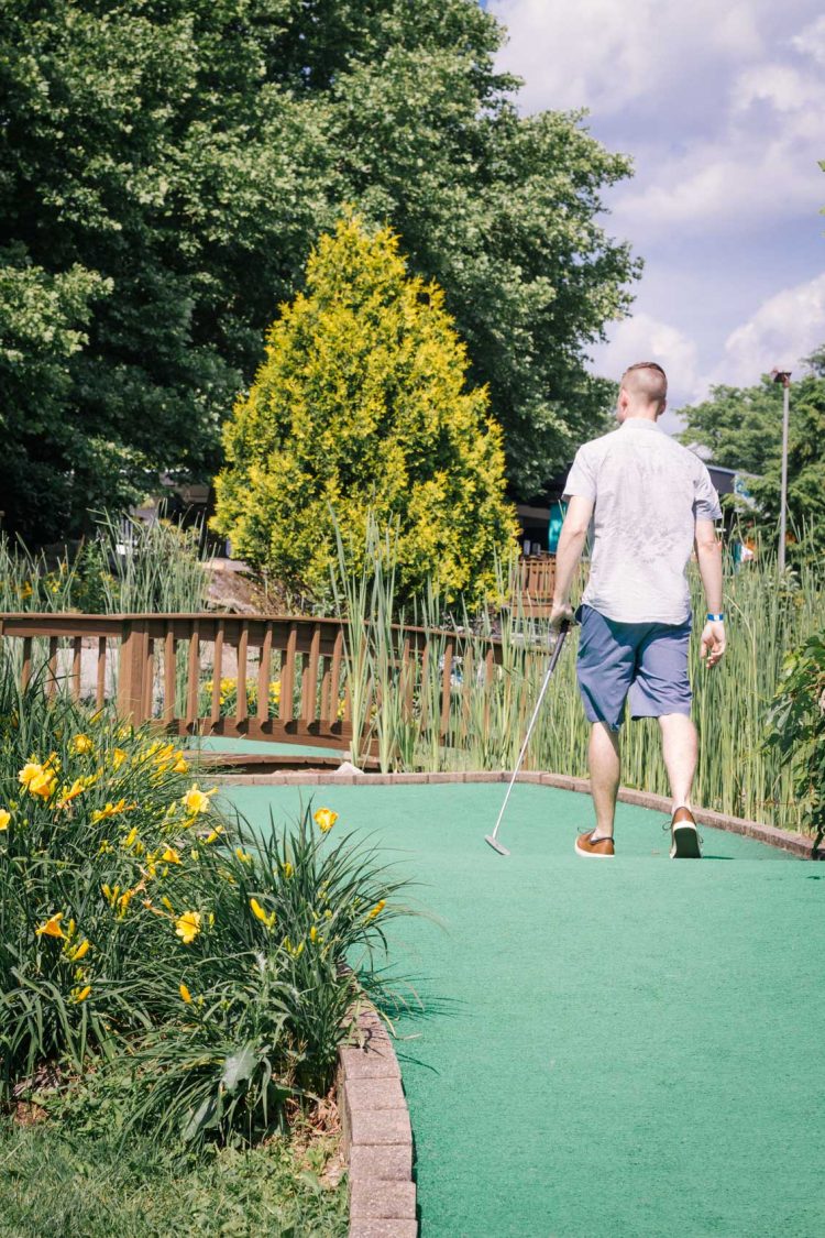 Our untypical Father's Day this year was spent mini golfing at Caddie Shak Pittsburgh, and it turned out to be a fun day surrounded by beautiful scenery.