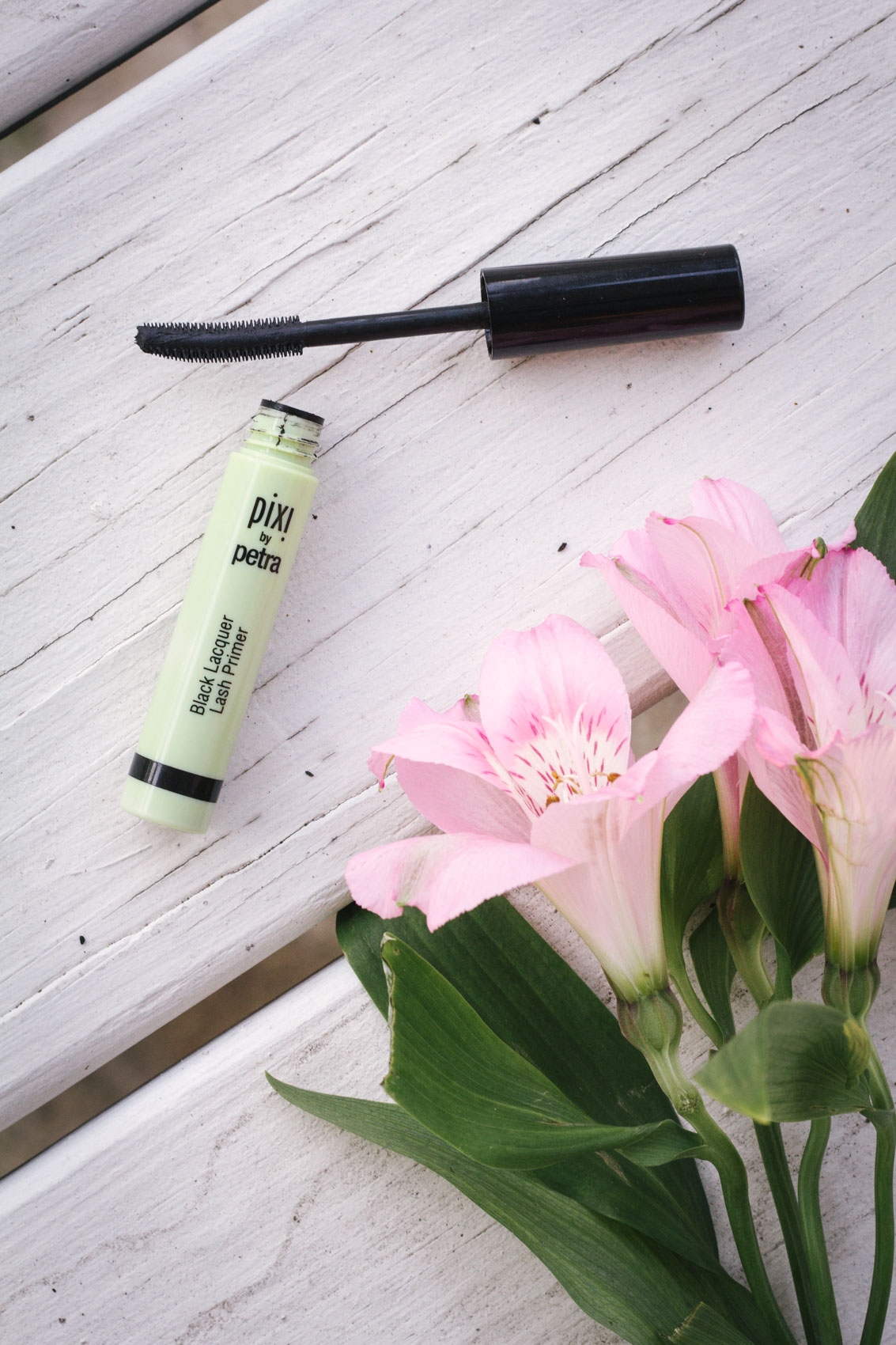 Black Lacquer Lash Primer - Seriously, where has this been all my life?! These small, but mighty bristles define, lengthen, and prep your lashes for flawless mascara application.