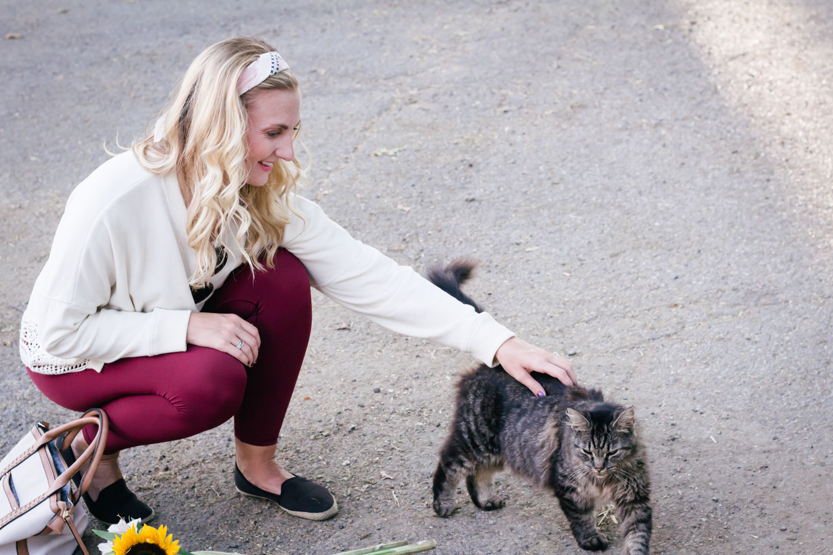 Lifestyle blogger, Allyn Lewis, explores Round Hill Park in Elizabeth, PA wearing a cozy fall outfit from Aerie (featuring the most comfortable leggings!).