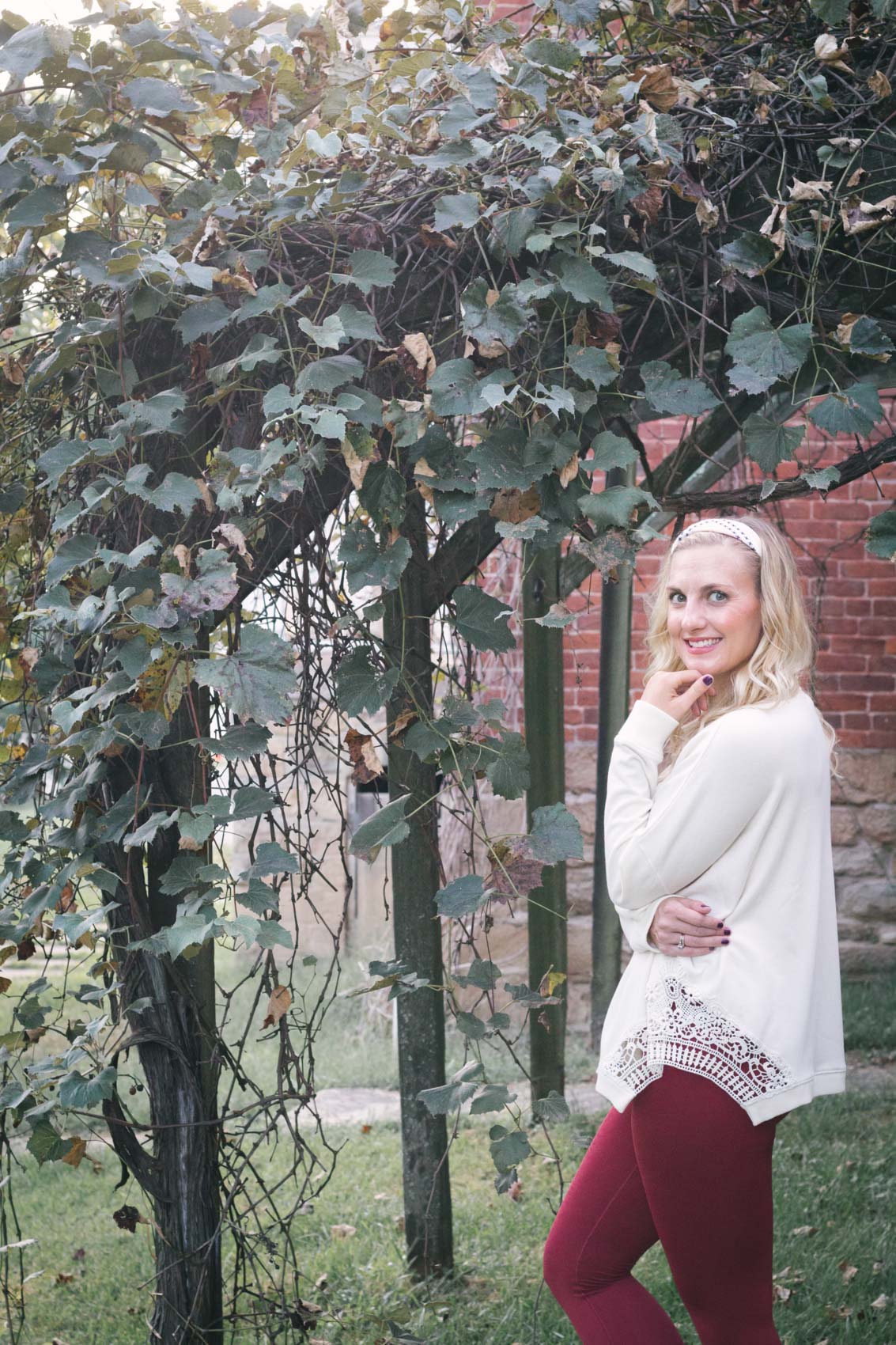 Lifestyle blogger, Allyn Lewis, explores Round Hill Park in Elizabeth, PA wearing a cozy fall outfit from Aerie (featuring the most comfortable leggings!).