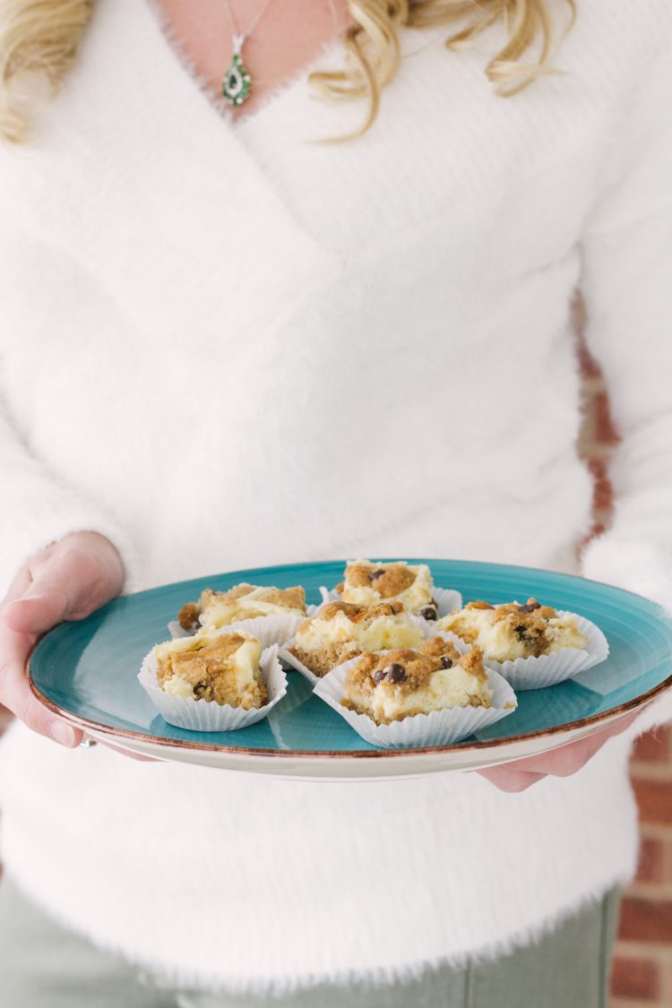 Easy to make dessert: Chocolate chip cookie cheesecake bars