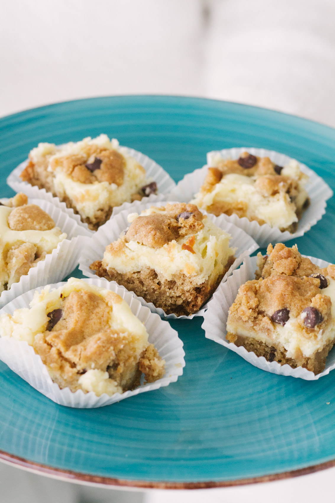 Easy to make dessert: Chocolate chip cookie cheesecake bars