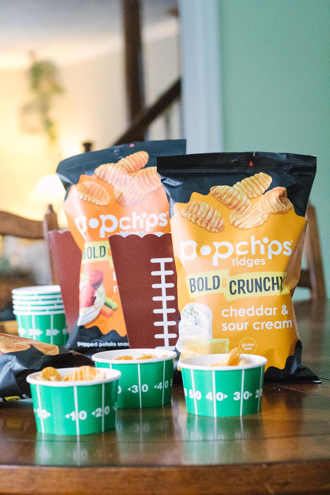 Snacks make me SO happy and while football isn't my favorite thing, I'll definitely show up for the food. Also known as gluten-free bags of goodness, popchips are a great pick for when you're deciding on ideas for Super Bowl snacks!