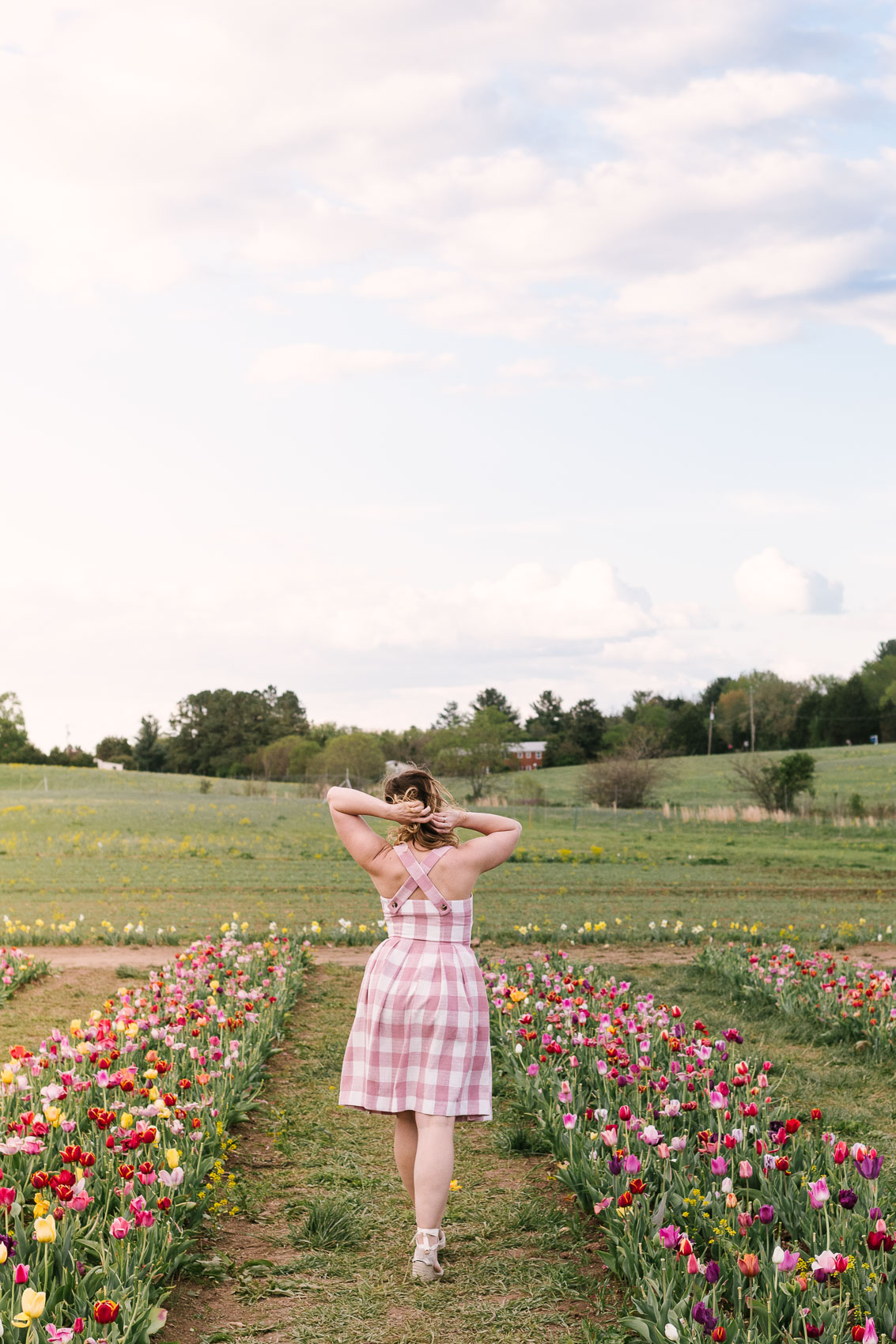 The tulip festival at Burnside Farms could not have been a more fitting setting for wearing this Spring outfit - a pink gingham dress from Julia Engel's Gal Meets Glam Collection - the "Polly" dress - and my favorite comfortable wedge espadrilles from Castañer.