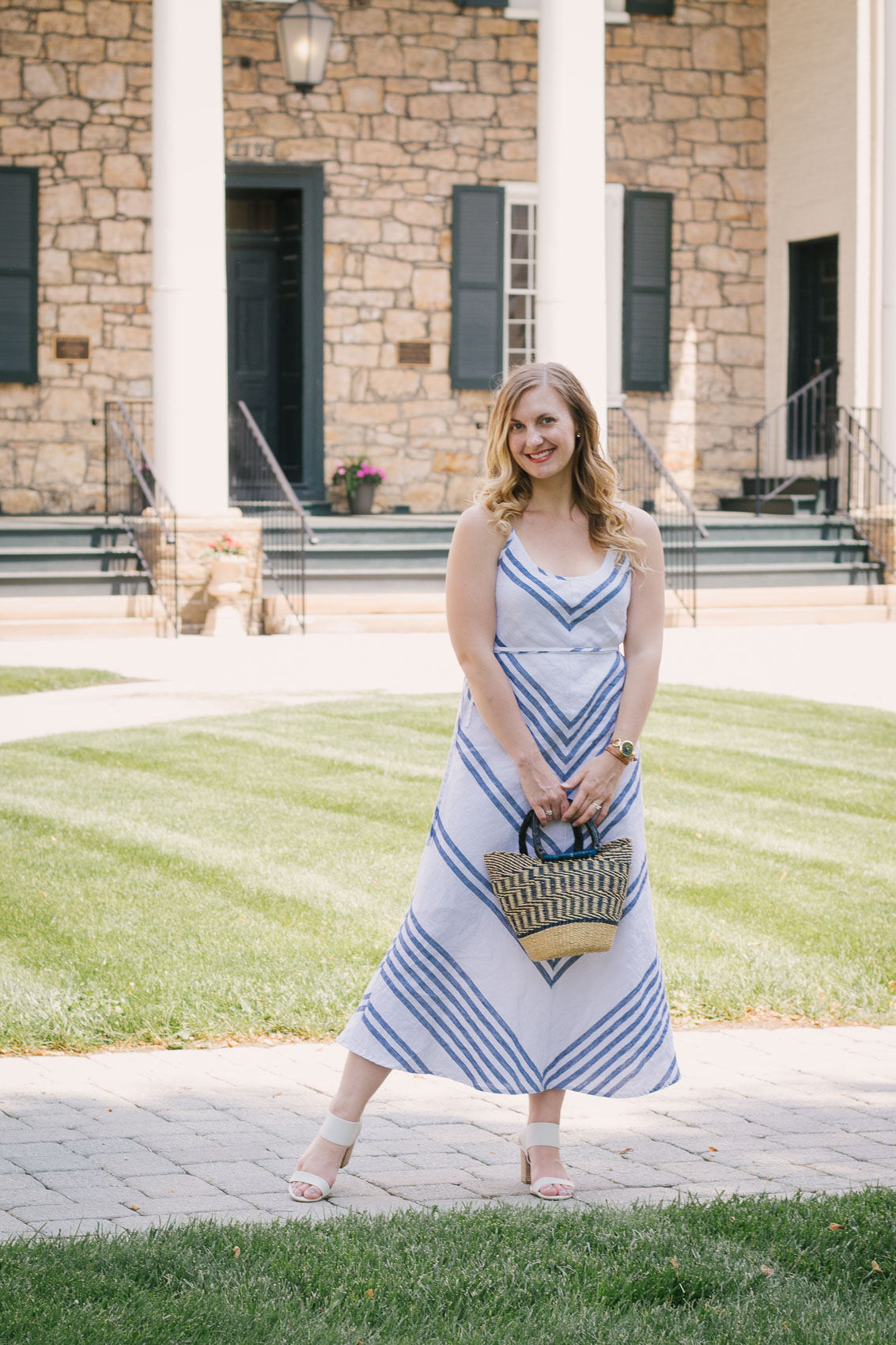10 Summer Linen Dresses & Outfit Ideas