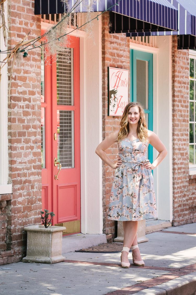 The Daphne cotton dress from Gal Meets Glam Collection was the perfect casual outfit for exploring in Summerville, South Carolina.