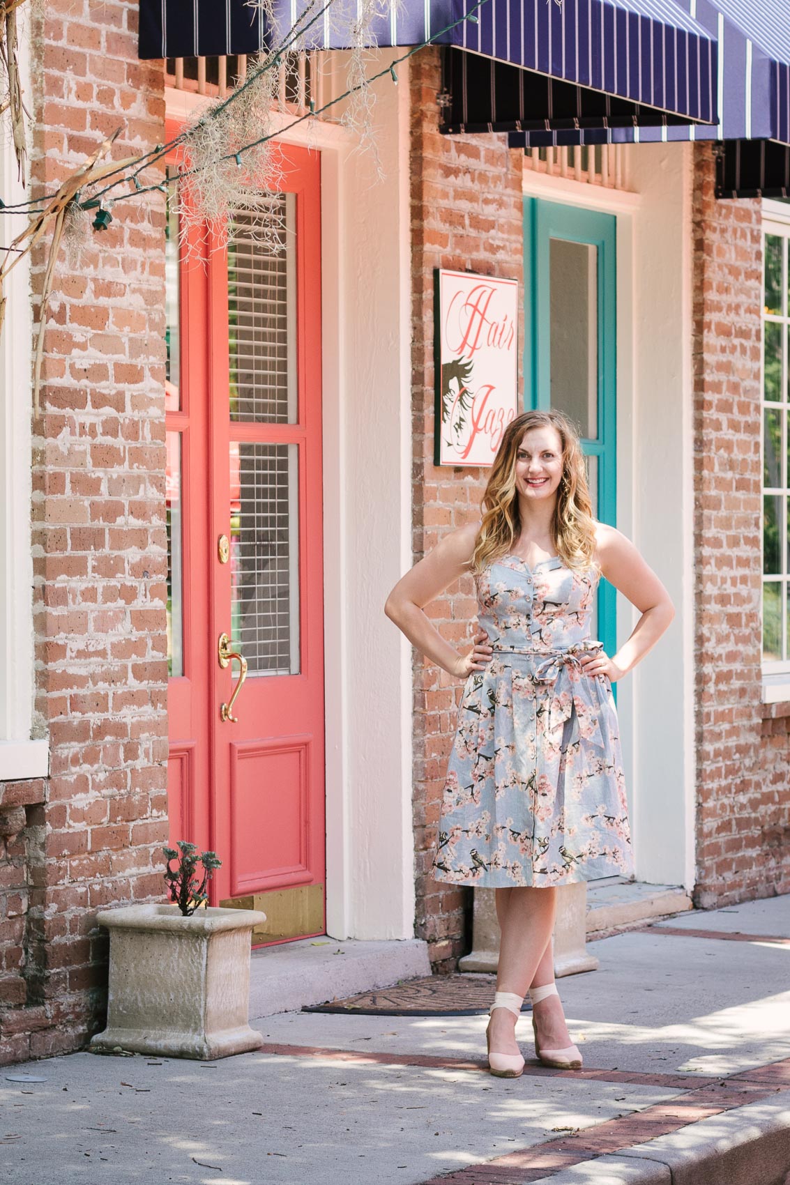 The Daphne cotton dress from Gal Meets Glam Collection was the perfect casual outfit for exploring in Summerville, South Carolina. 