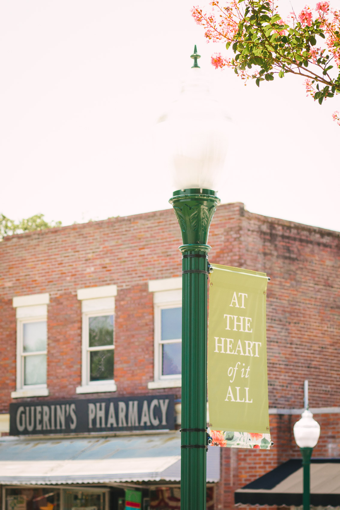 The Daphne cotton dress from Gal Meets Glam Collection was the perfect casual outfit for exploring in Summerville, South Carolina.