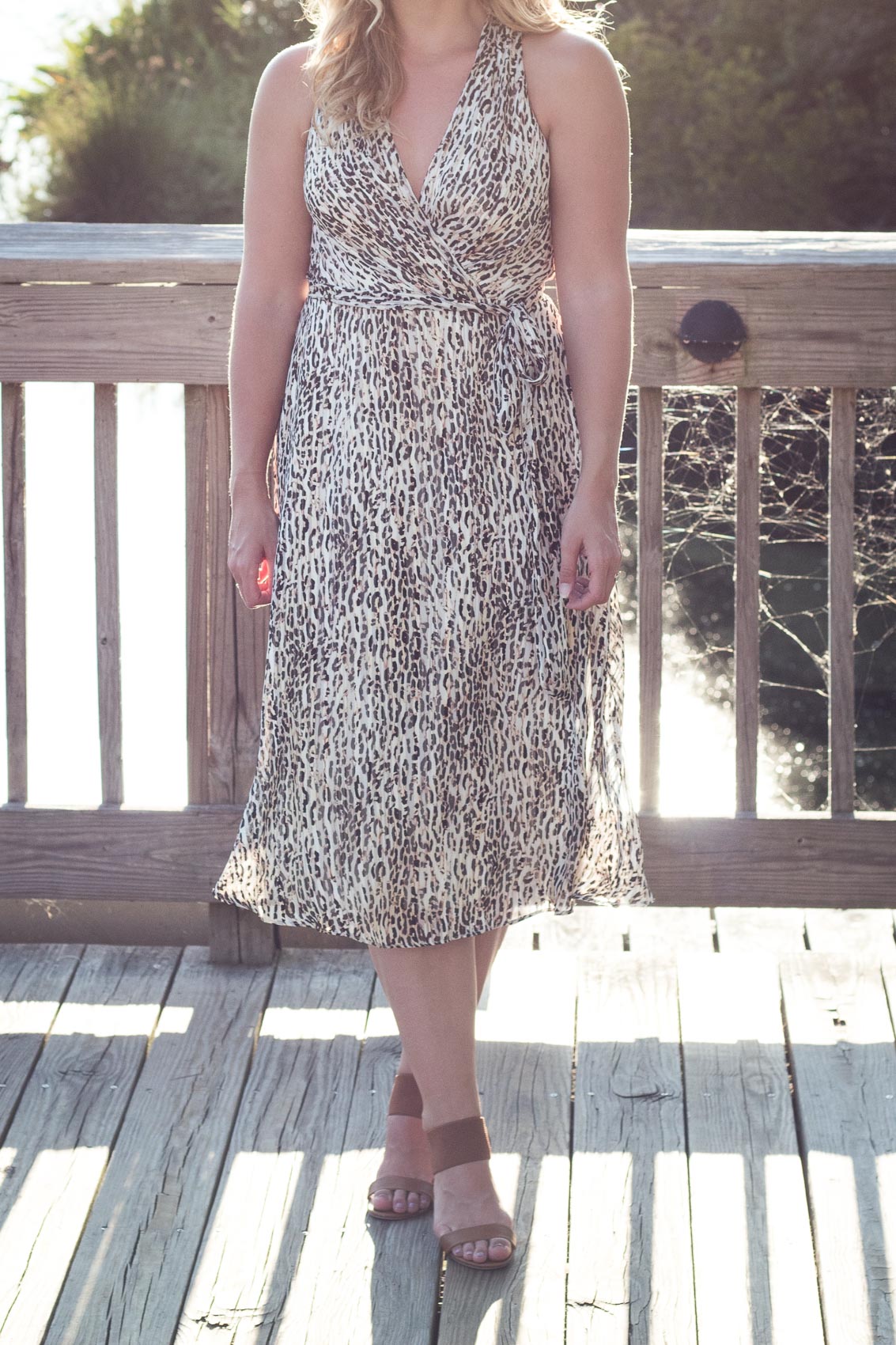 On trend for fall: leopard dress outfit with heels and red lipstick