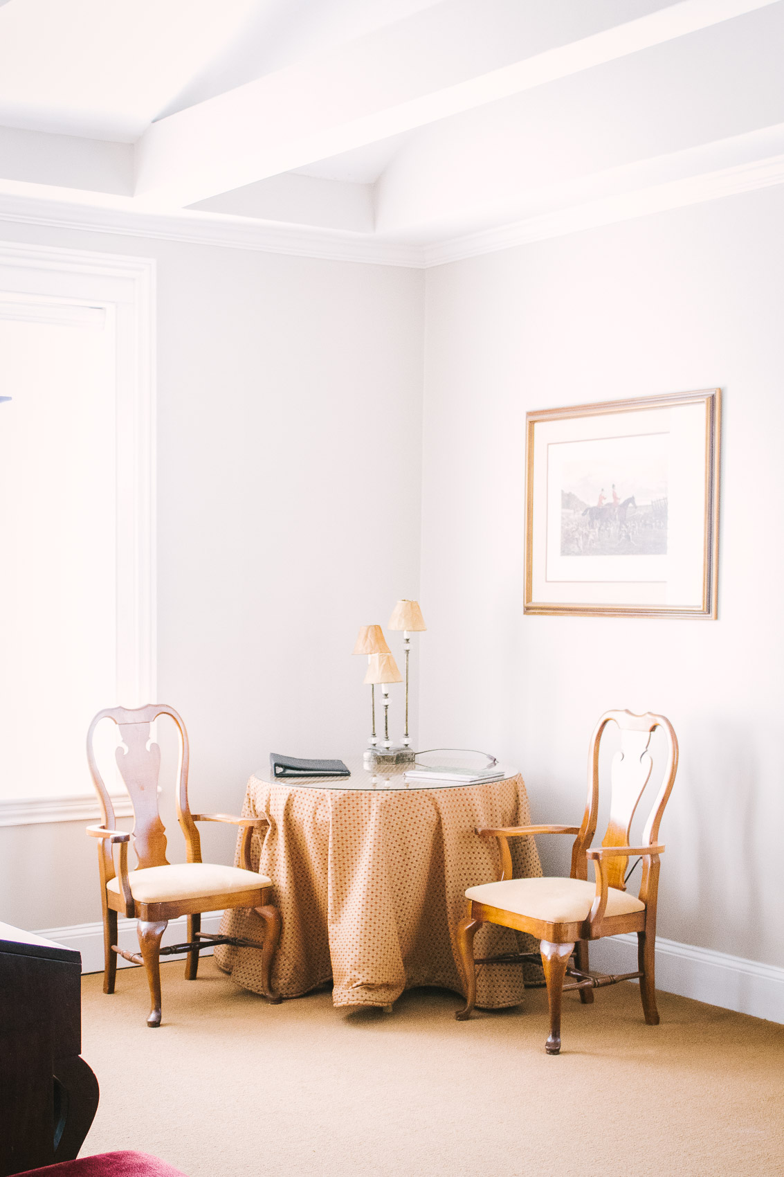 Southern hospitality and historic decor at Presidents' Quarters in Savannah, Georgia