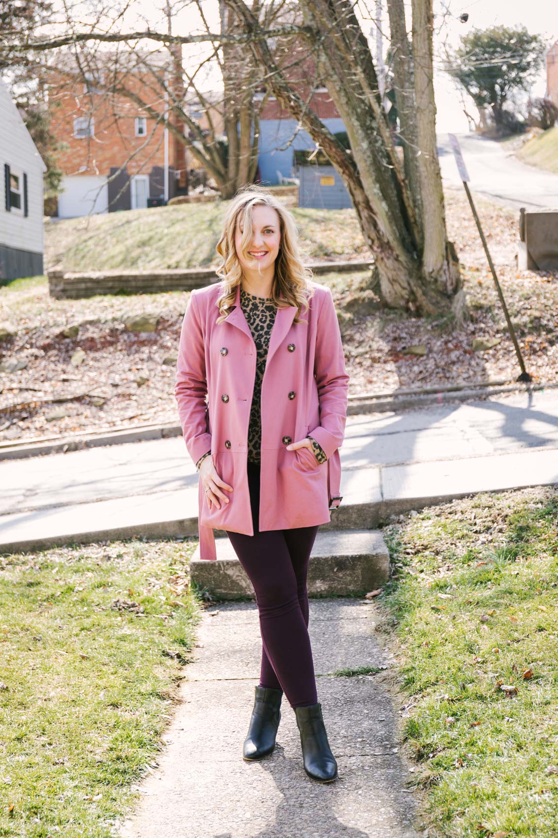 A casual pink trench coat outfit for spring