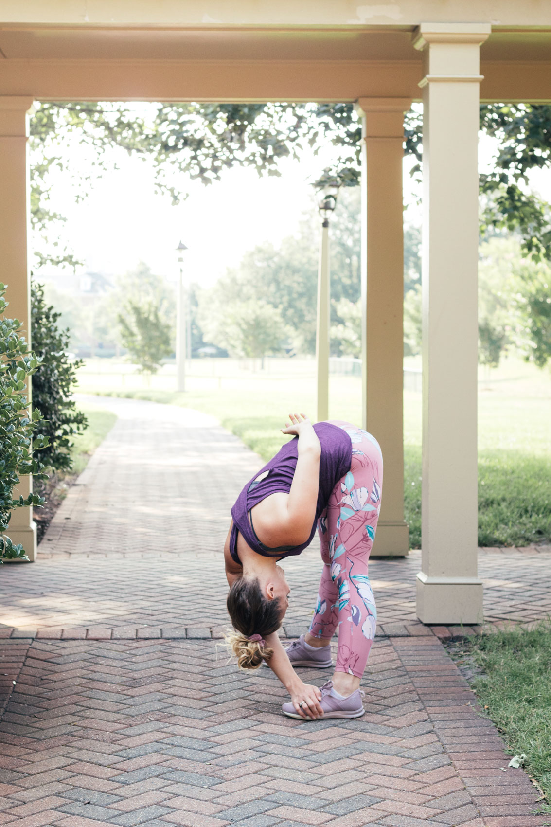 how to wear floral leggings 