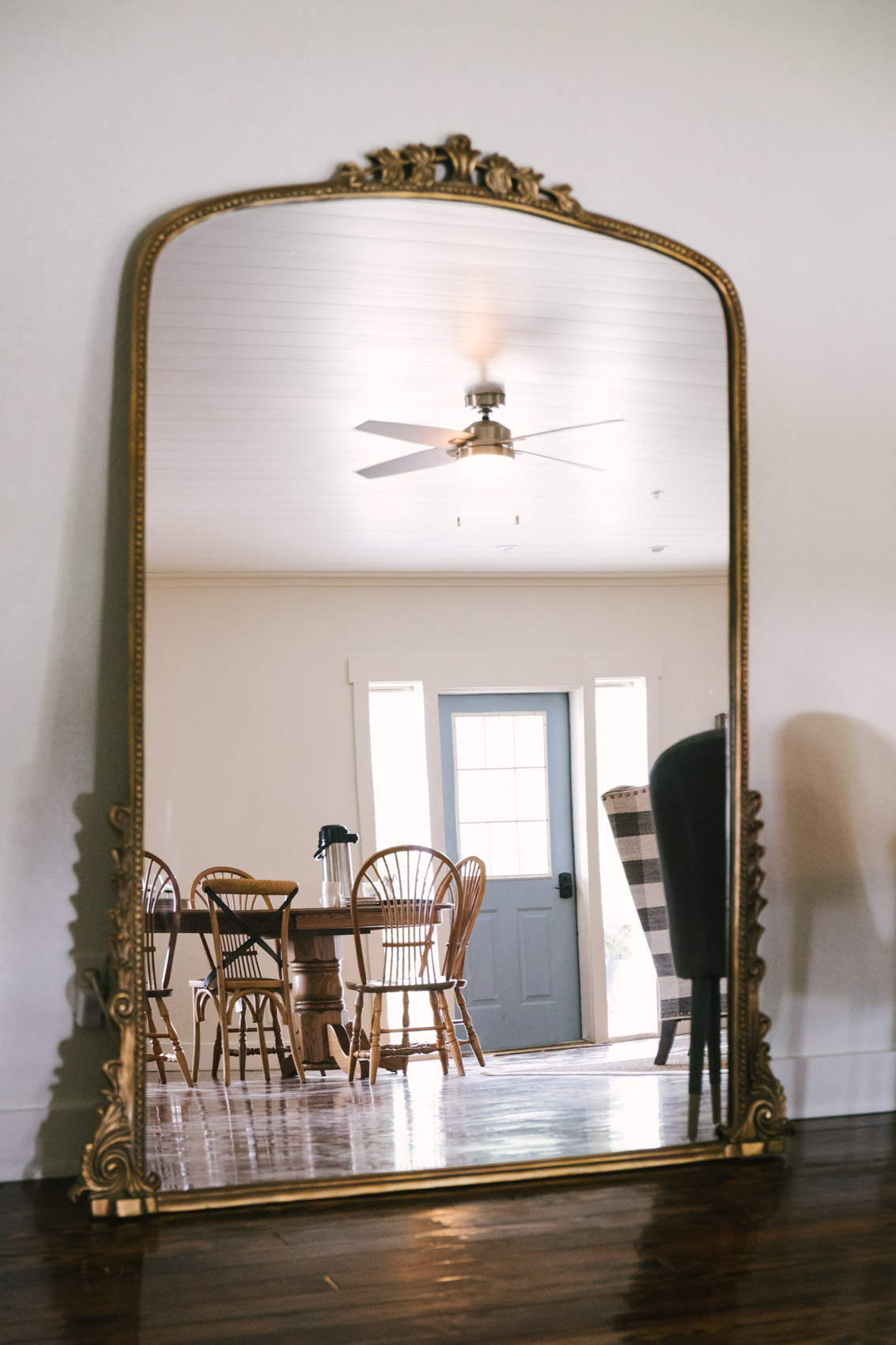 A stunning vintage inspired mirror at the Red Barn Inn in Deep Creek Lake, Maryland | Mirror decor ideas | full length mirror decorating ideas