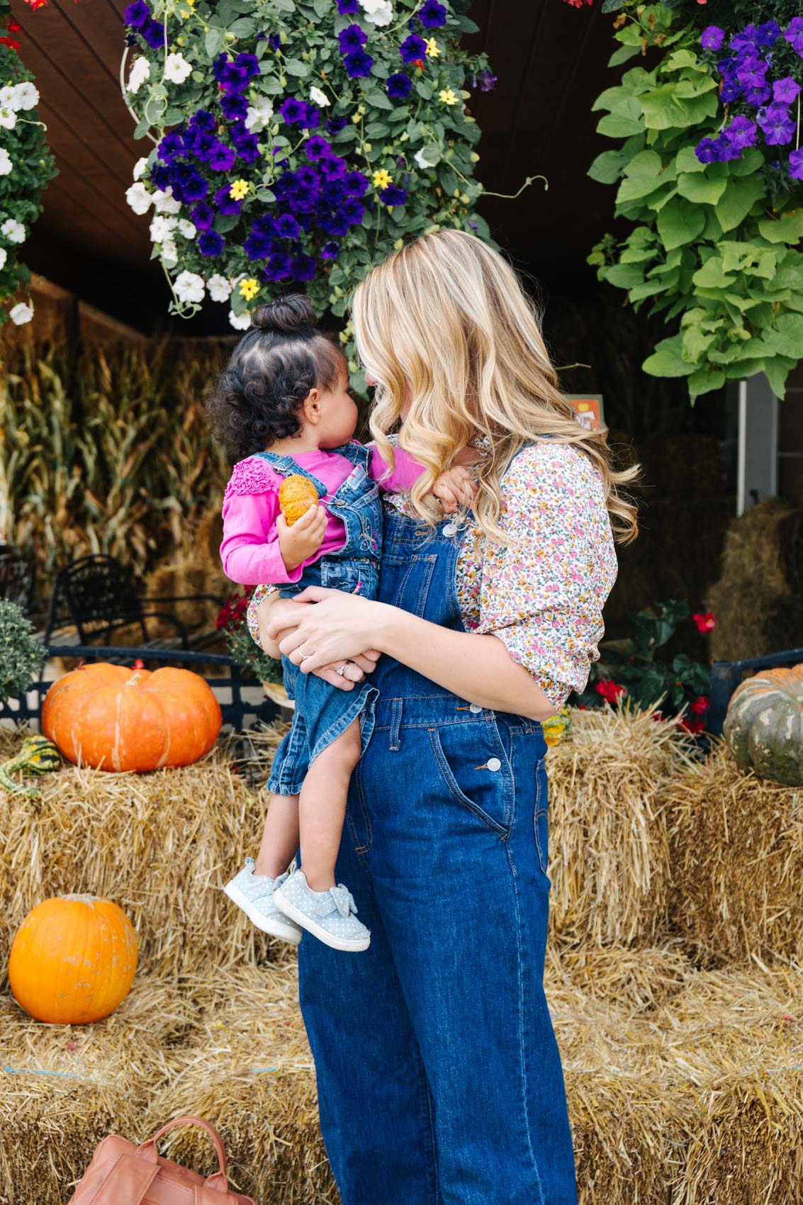 fall overall outfit family photoshoot ideas