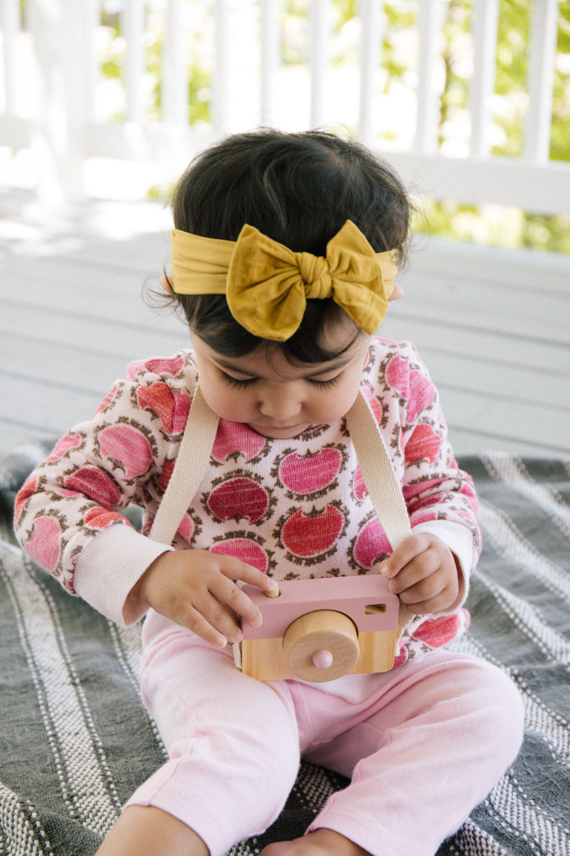 Wooden camera toy for kids and other stocking stuffer ideas for toddlers