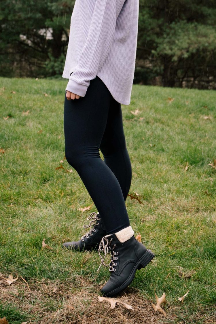 trendy winter outfit with black sherpa boots and Fabletics cold weather leggings