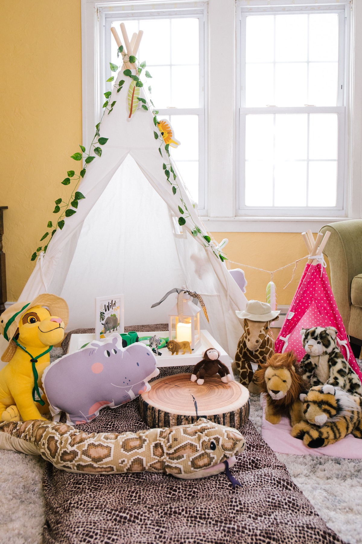 Teepee party safari theme from Pitch a Féte